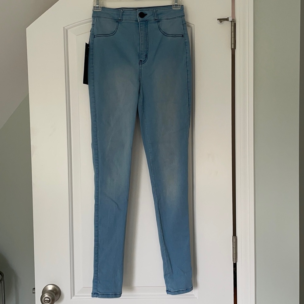 FitJeans Contour High Waisted Bleach Blue